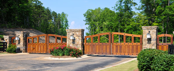 Rolling steel gate Frederick